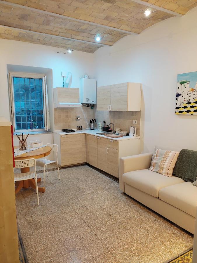 Grazioso Loft Vicino A San Giovanni E Metro C โรม ภายนอก รูปภาพ